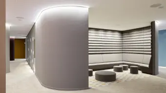 Moderne Sitz- und Arbeitsmöglichkeiten