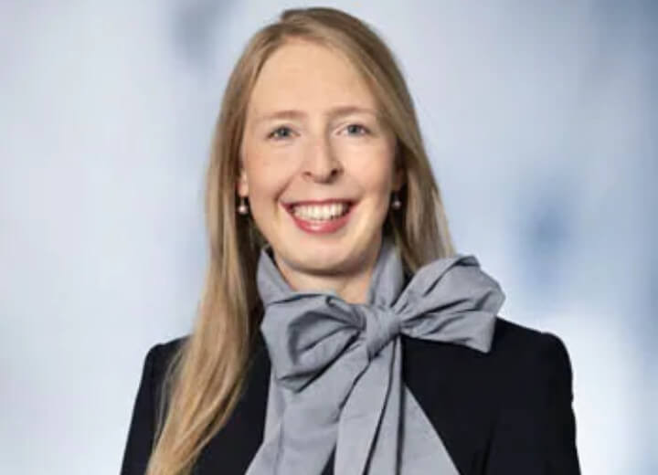 Director Stephanie Fischer erzählt in ihrem Interview, wie sie zur Frauenquote steht, welche Tipps sie für junge Kolleg:innen hat und was für einen Stellenwert Flexibilität bei ihr hat.