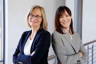Astrid Vettin-Wansart (links) und Nadine McBroom, Leitung Business Management bei Volkswagen Consulting